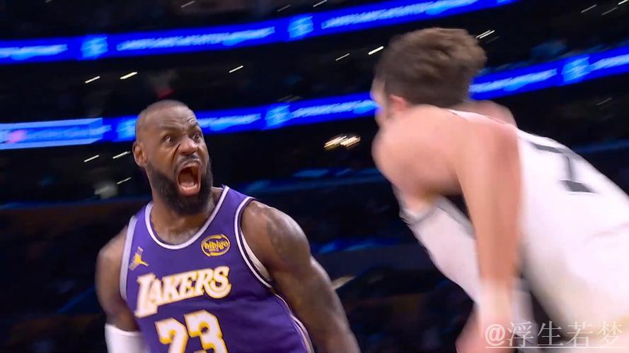 詹姆斯战斧怒扣领衔12月11日NBA五佳球