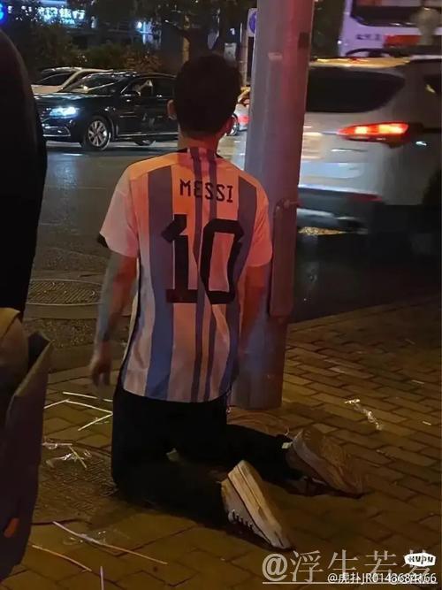 梅西短暂亮相印度见面会仅10分钟，球迷纷纷表示失望